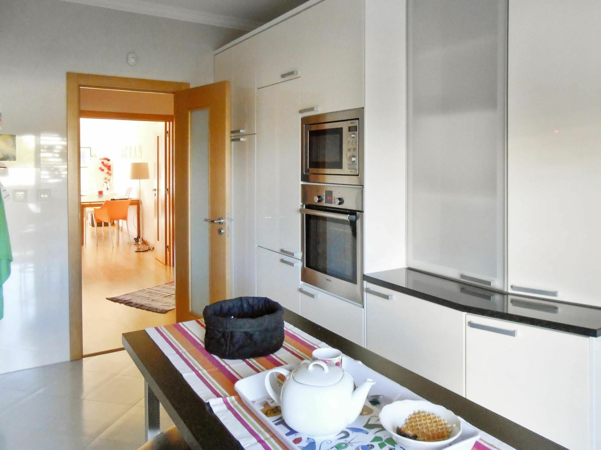 With 2 Bedrooms In Cascais, With Private Pool, Furnished Gar Apartment *
