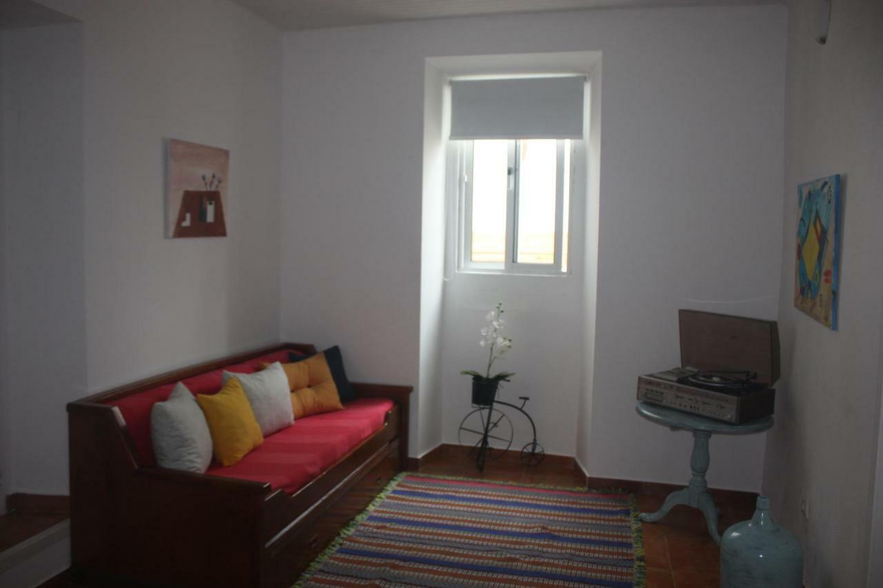 Casinha Da Aldeia Holiday home *