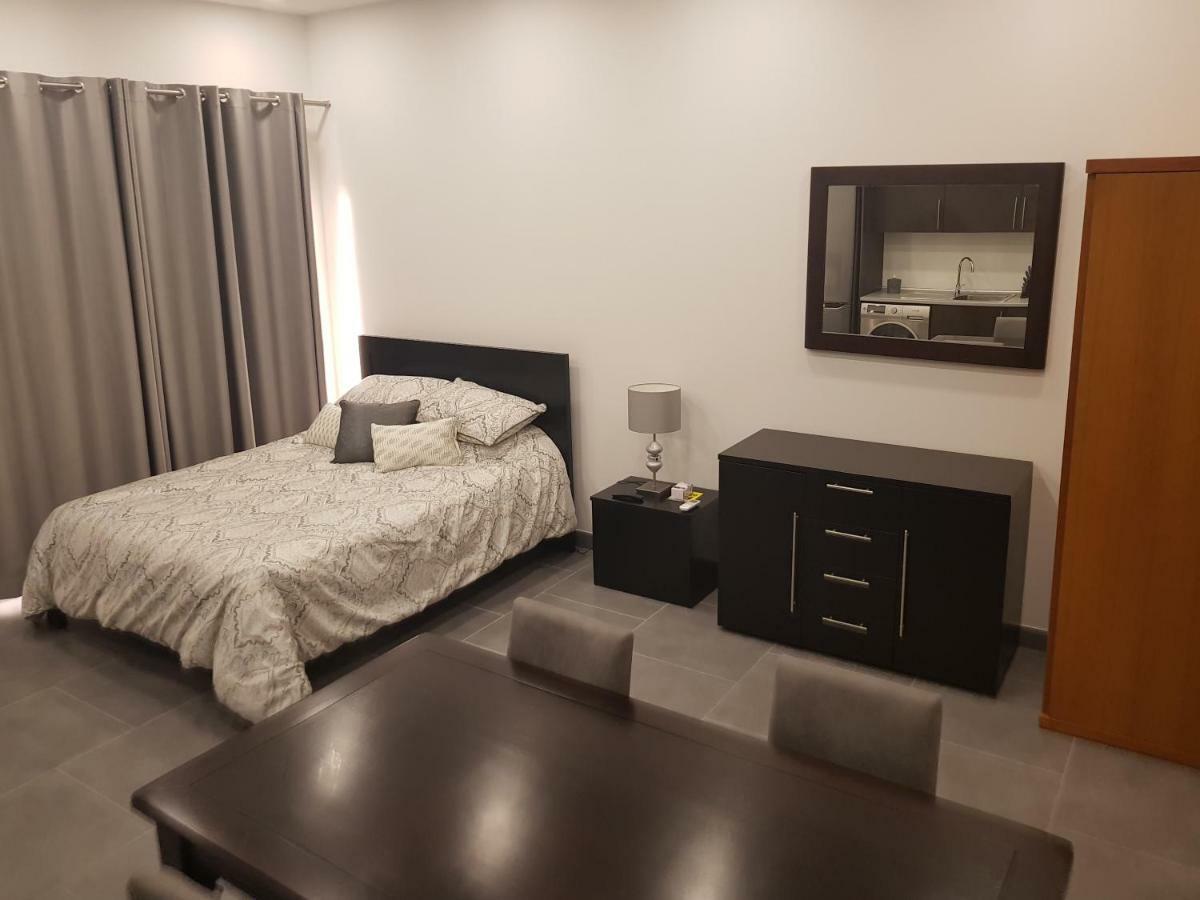 Apartment Black House *