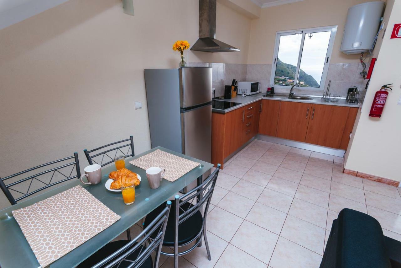 Calheta Apartment *