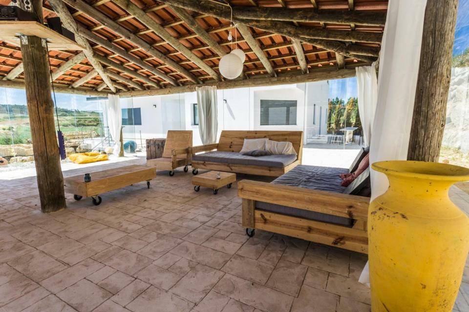 The Maverick Surfvillas Hostel *