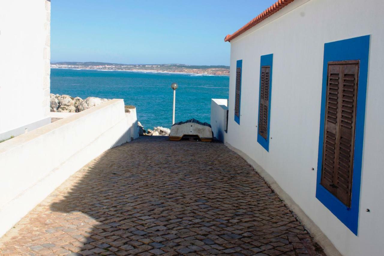 Friendly * Peniche