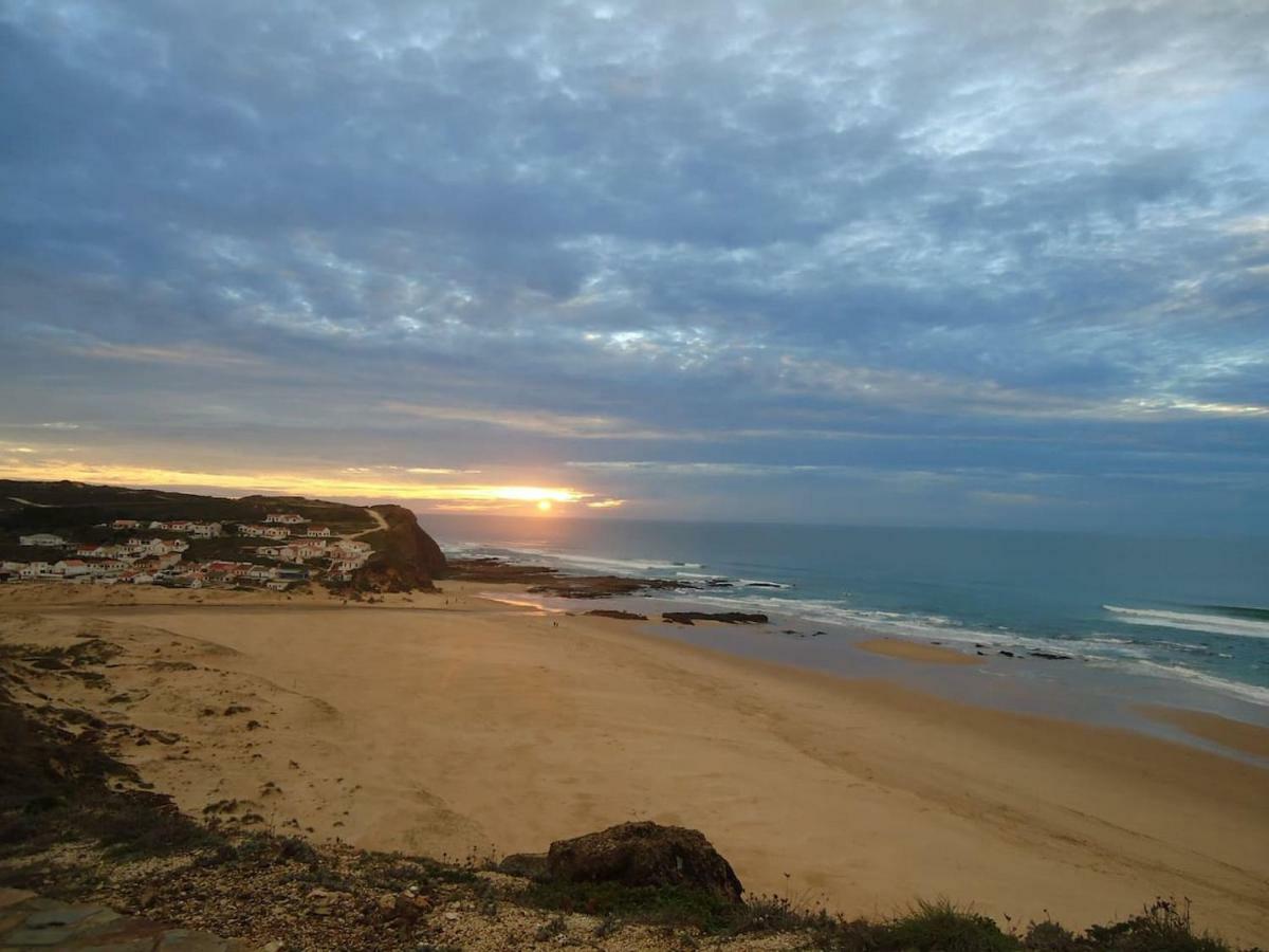 Villa Andorinha With Private Pool In A Quiet Area Aljezur