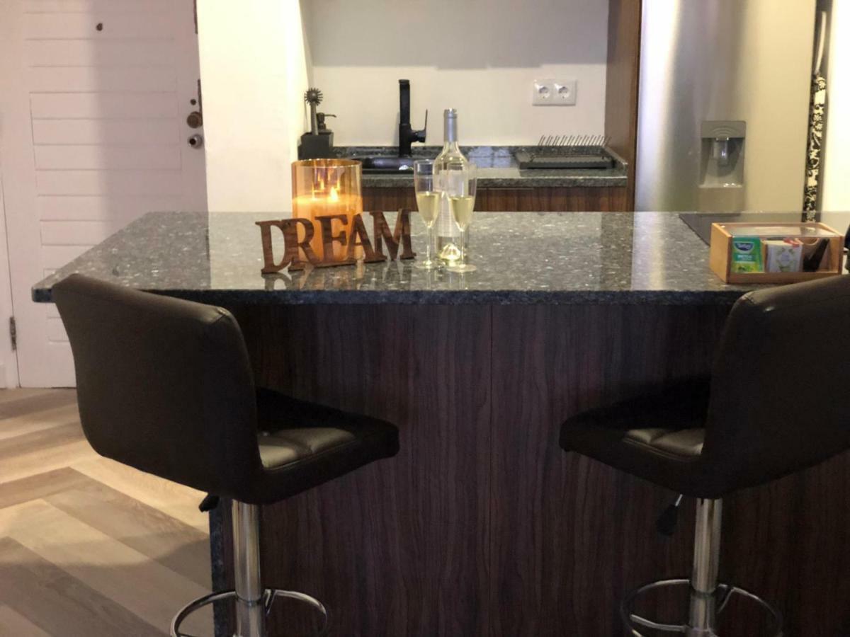 Beachfront Caparica Flat Apartamento *