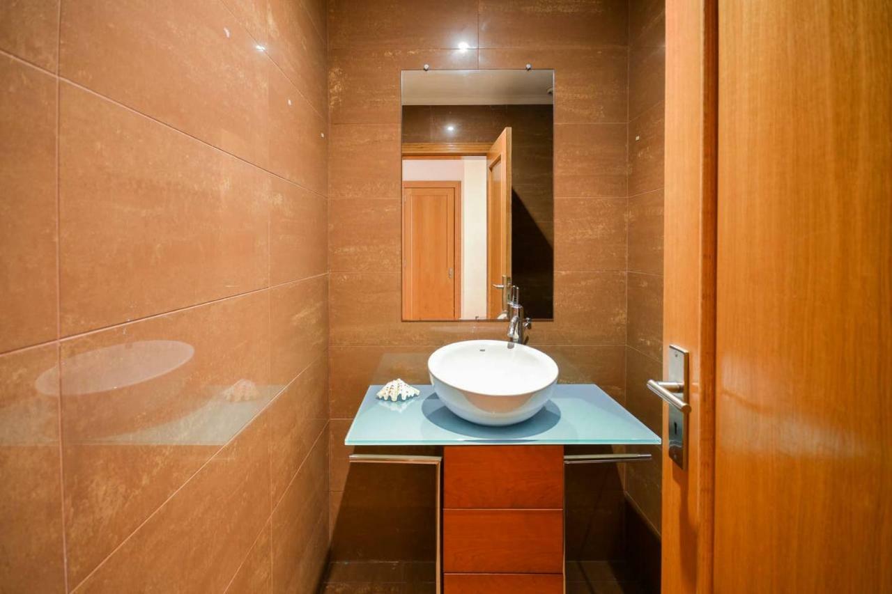 Fantastic Seaside Family With Pool Apartment