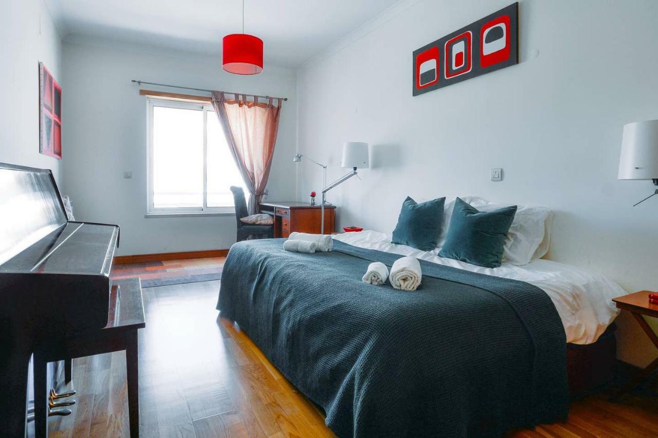 Fantastic Seaside Family With Pool Apartment Parede