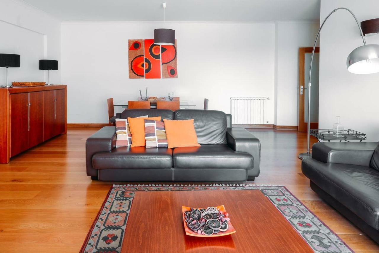 Fantastic Seaside Family With Pool Apartment