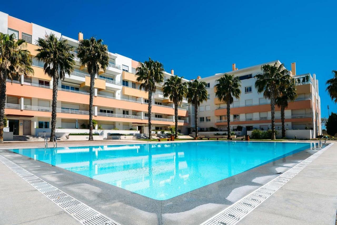 Apartment Fantastic Seaside Family With Pool