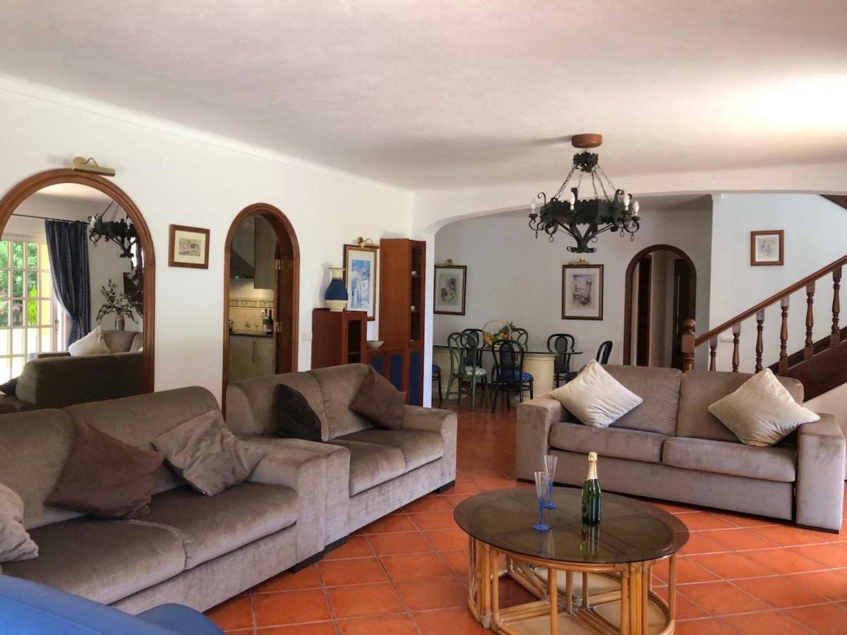 5 Bedroom Private Tenazinha Iii, Pool, Garden, Bbq Villa Albufeira