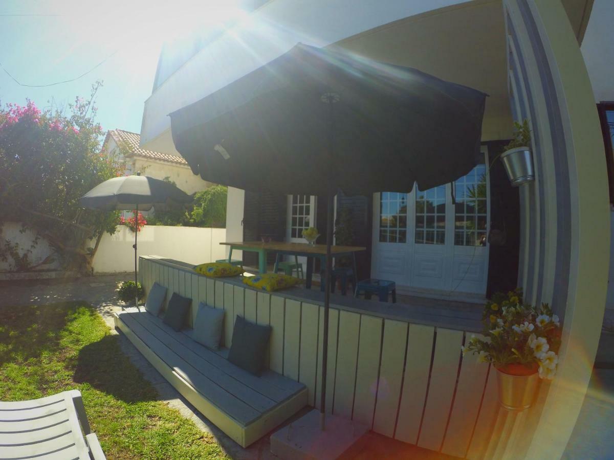 Lisbon Waves Surf Bed & Breakfast Almada