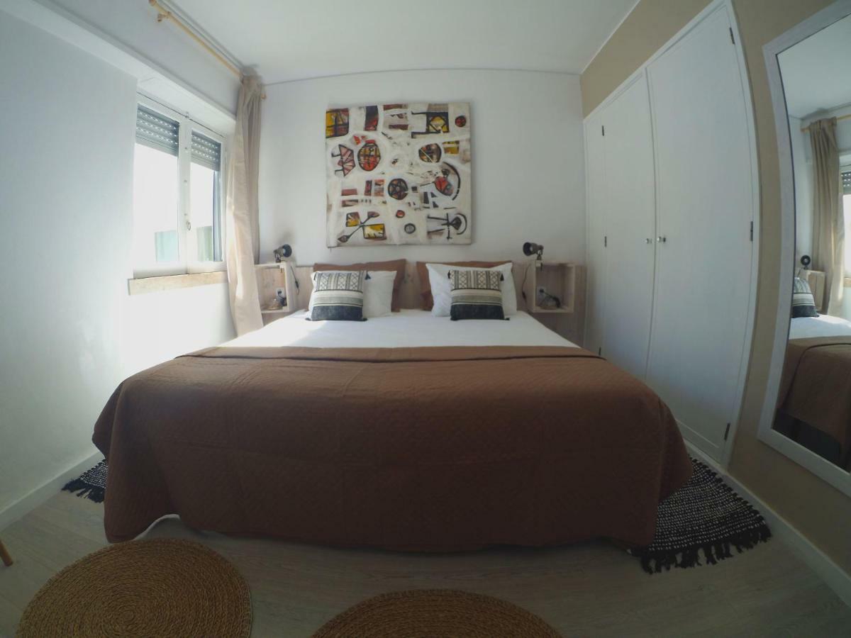 Lisbon Waves Surf Bed & Breakfast Almada