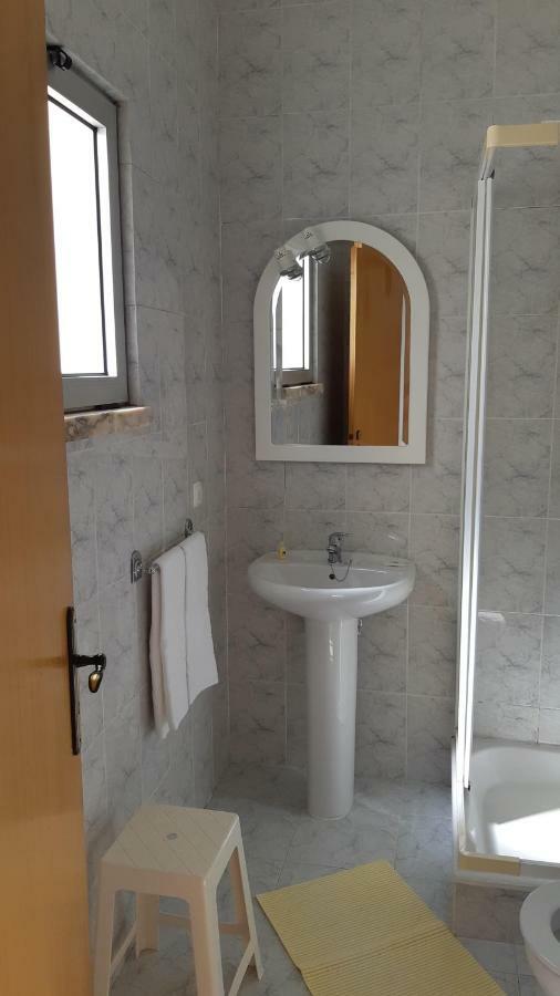 Alojamentos S.jose Guest house Atouguia Da Baleia