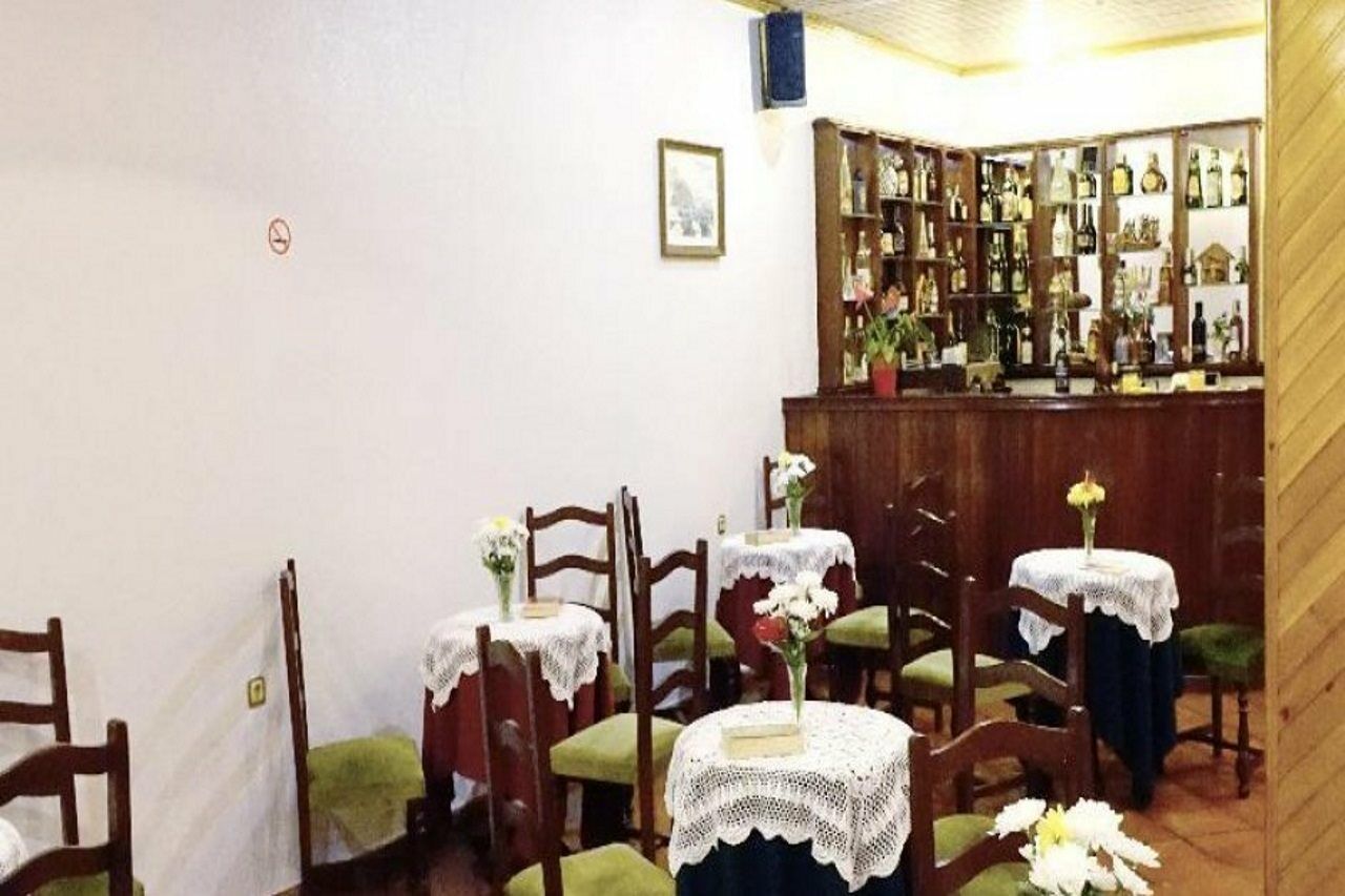 Gordon Hotel *
