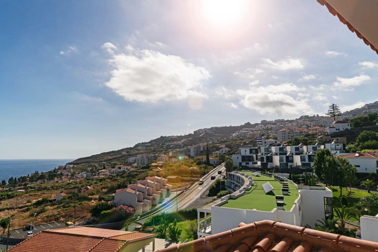 Canico Vi By An Island Apartment