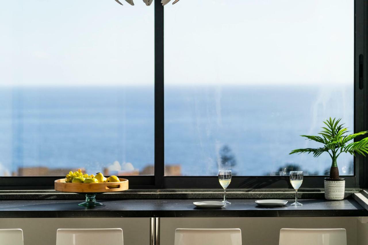 Canico Vi By An Island Apartment *