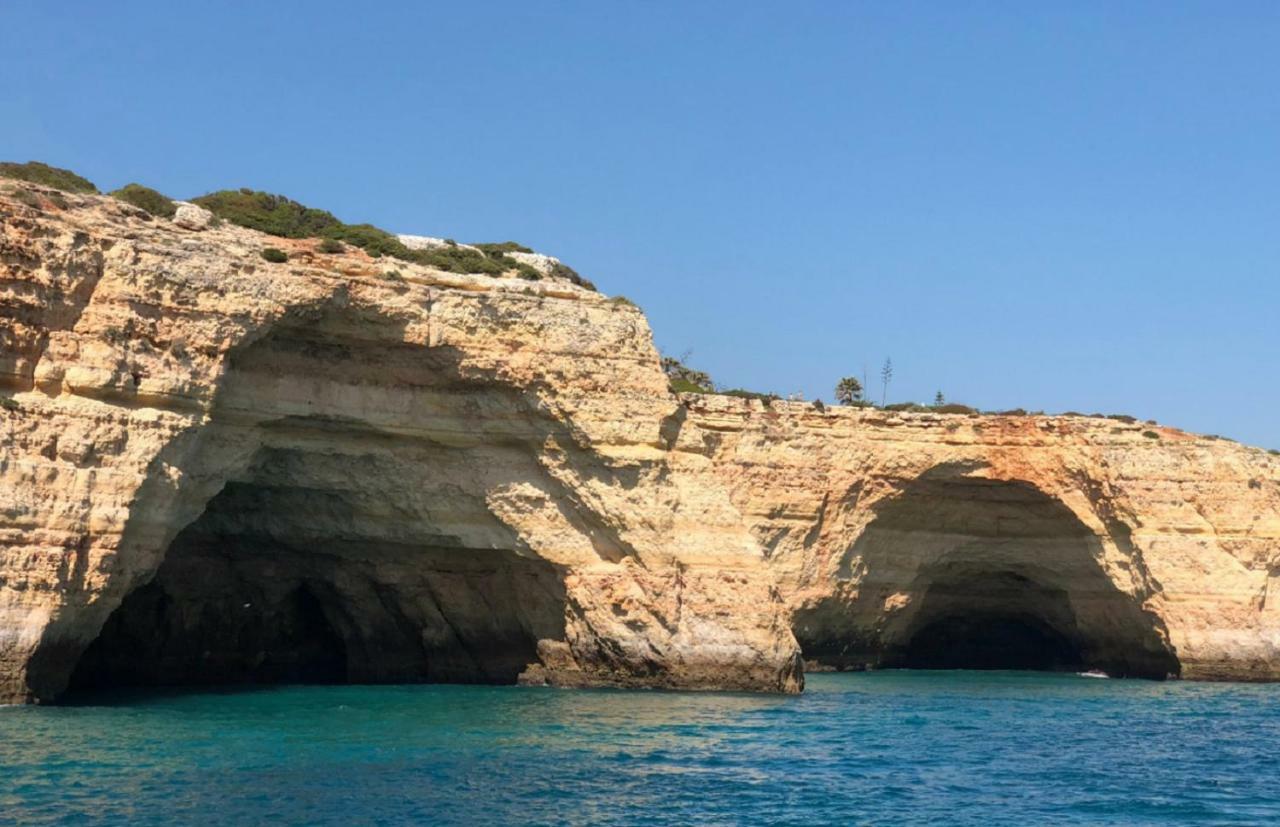 Centrally Located With Pool View Albufeira