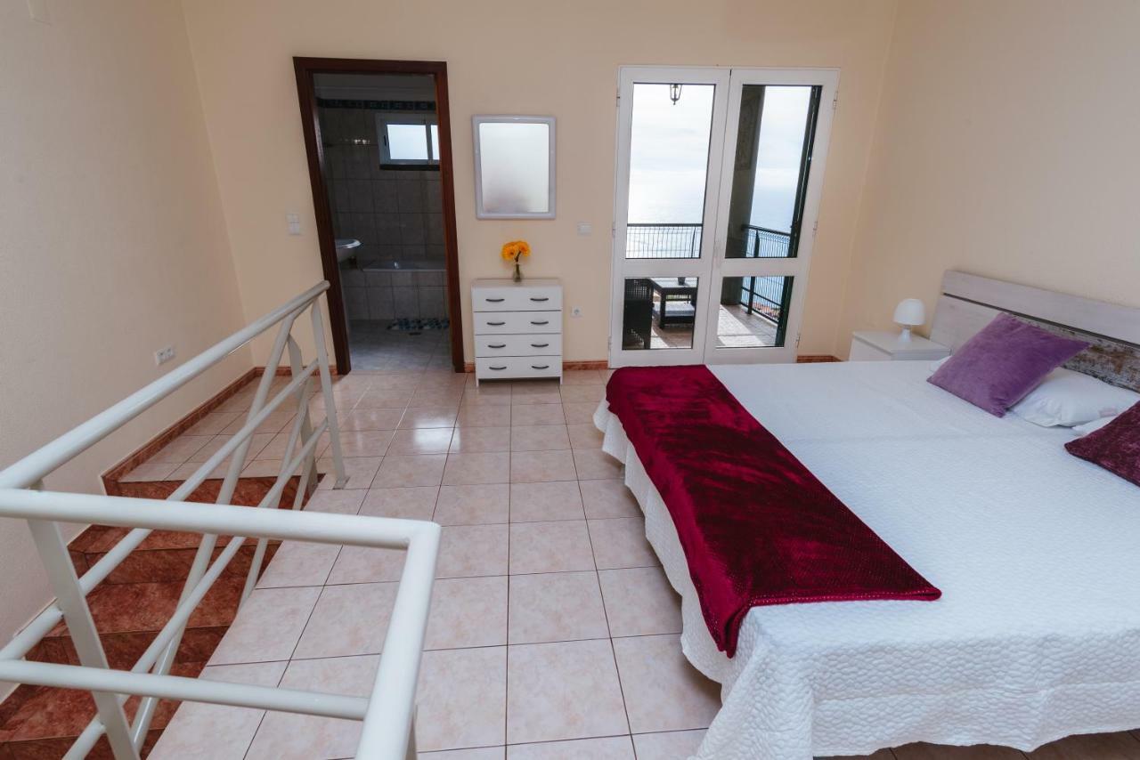 Apartment Calheta *