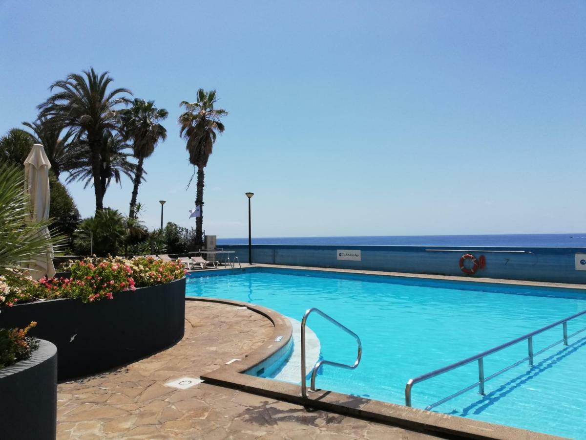 By The & Pool Apartment *