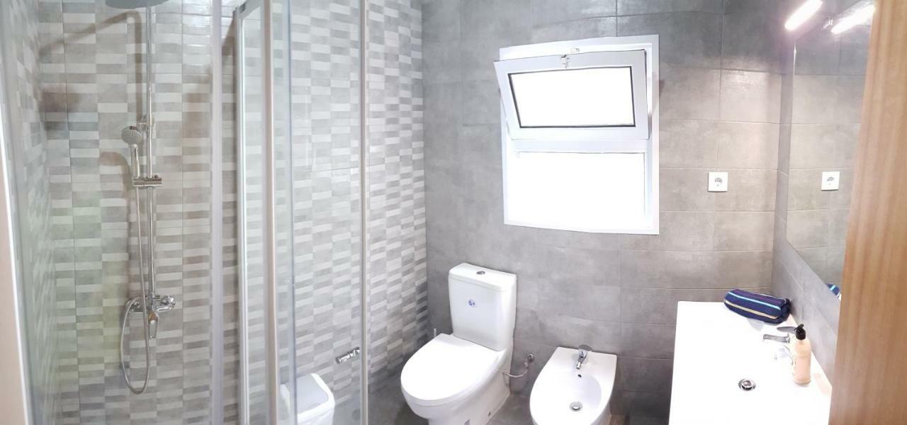 Join Our Relaxed House Near The Beach - Mosteiros *
