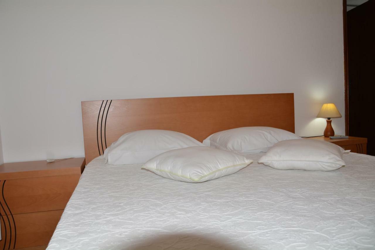 Casa Dos Santos Alojamento - Guest House