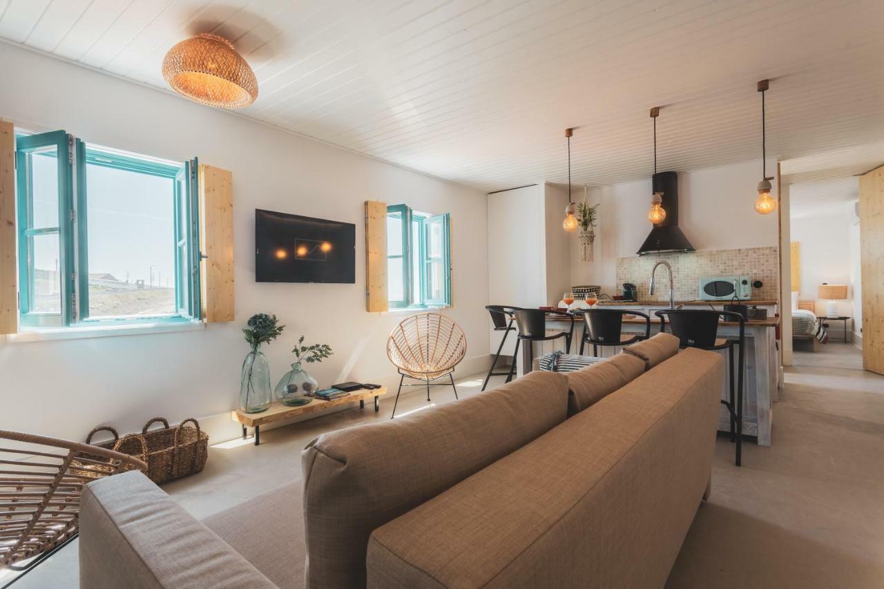 Azenhas Do Mar West Coast Design And Surf Apartment *