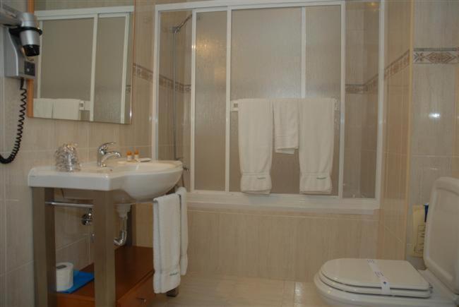 Hotel Monteneve 2*