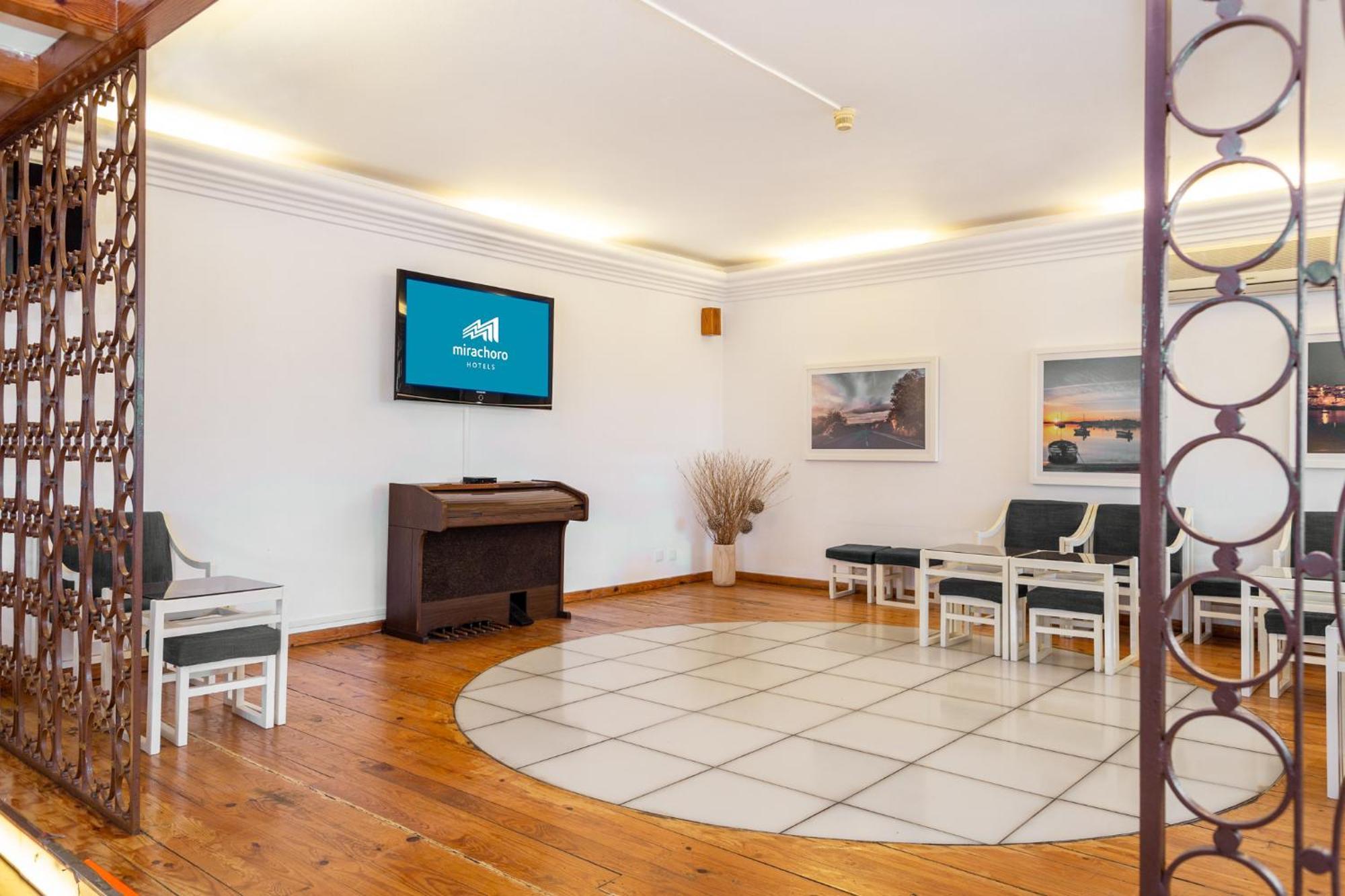 Aparthotel Mirachoro 3*