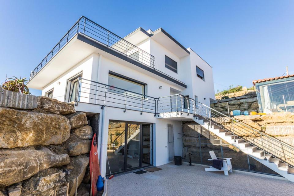 The Maverick Surfvillas Hostel