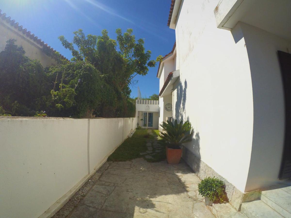 Lisbon Waves Surf Bed & Breakfast Almada