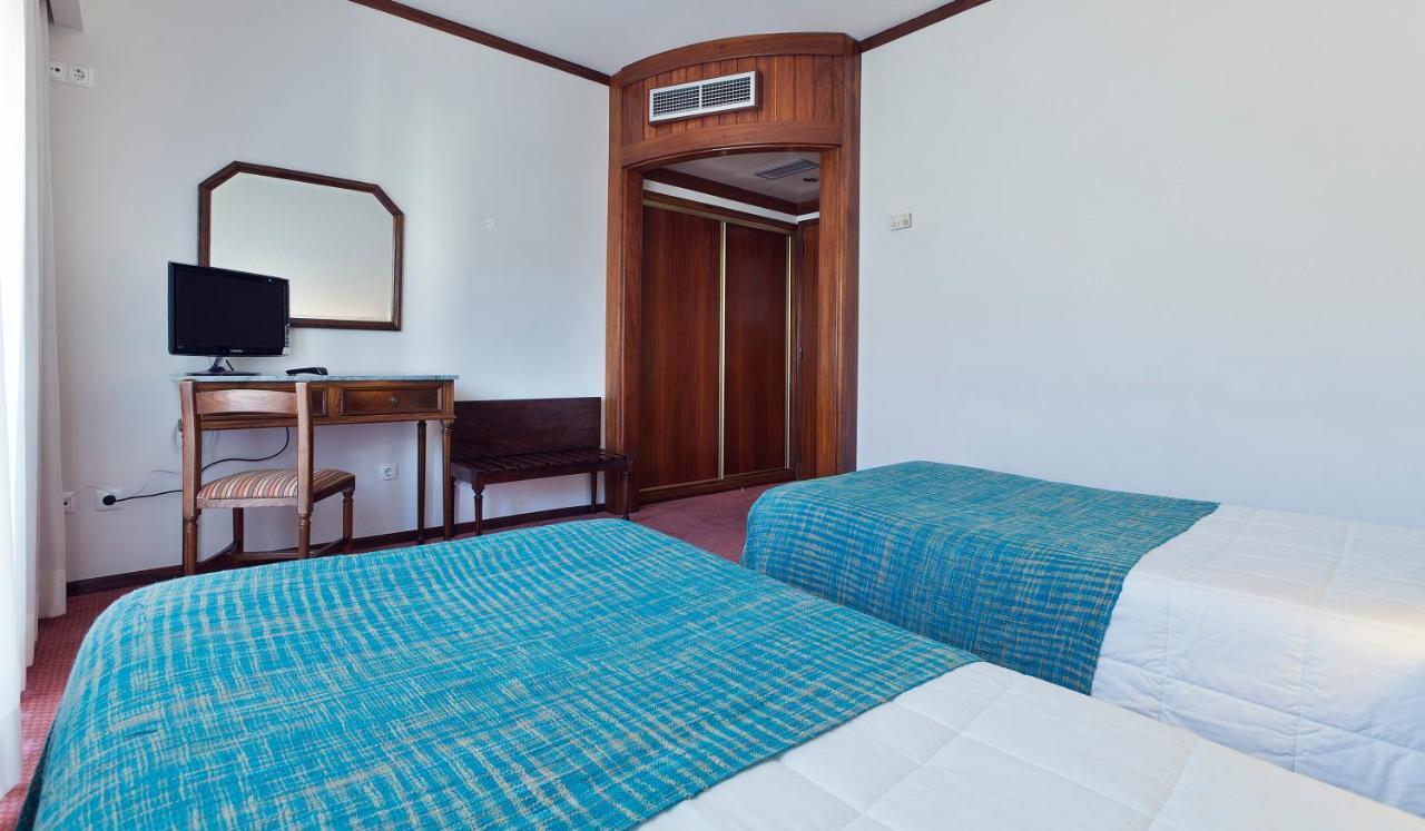 Lux Mundi 3*