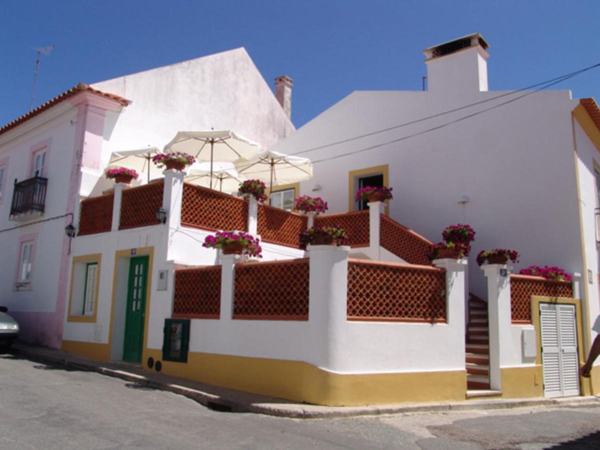 Casa Do Adro Da Igreja Turismo De Habitacao Guest house