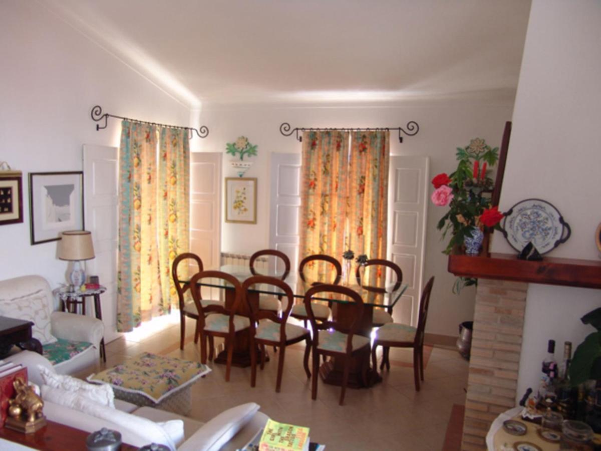 Guest house Casa Do Adro Da Igreja Turismo De Habitacao Vila Nova de Milfontes