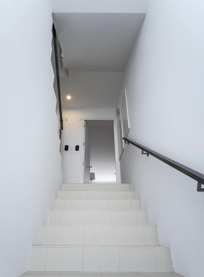 Apartment Market Place