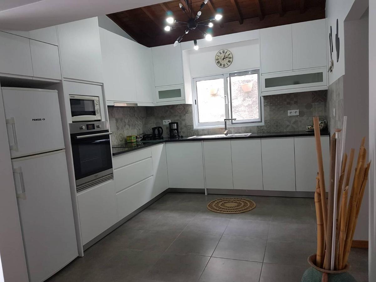 Join Our Relaxed House Near The Beach - Mosteiros Mosteiros (Azores)