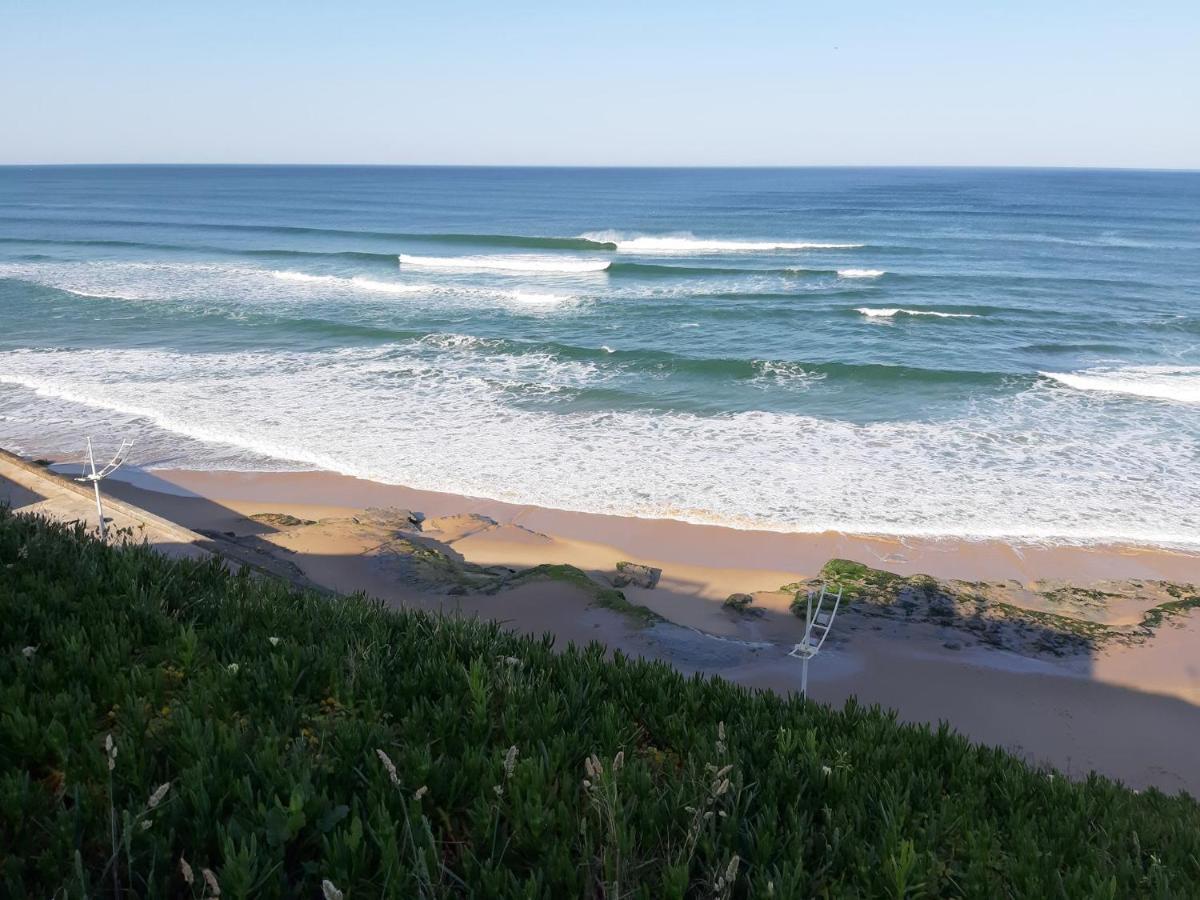 Pura Vida Beach Hostel Praia da Lourinha