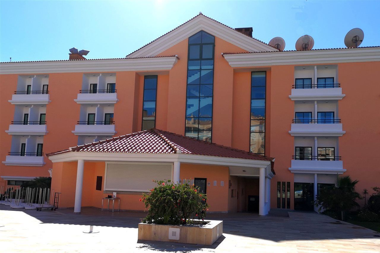Riviera Carcavelos (Lisbon)