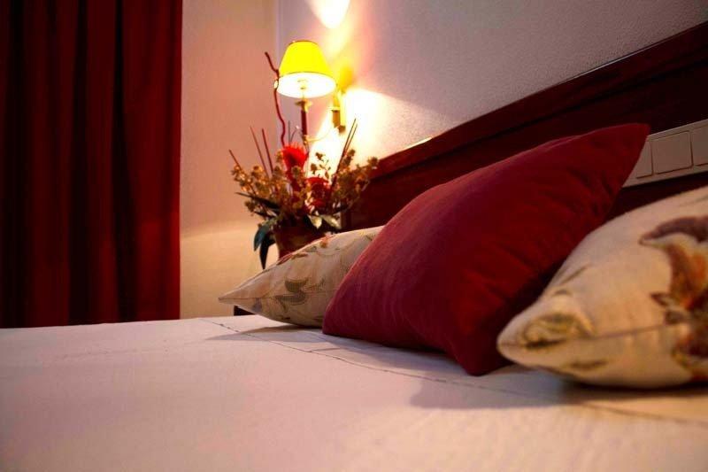 Hotel Arangues 3*