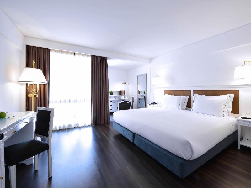 Hotel Nh Centro 4*
