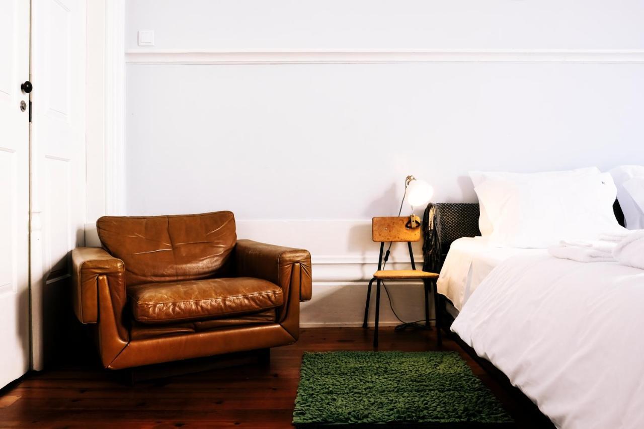 Dona Emilia Guest House & Studio Apartment Building