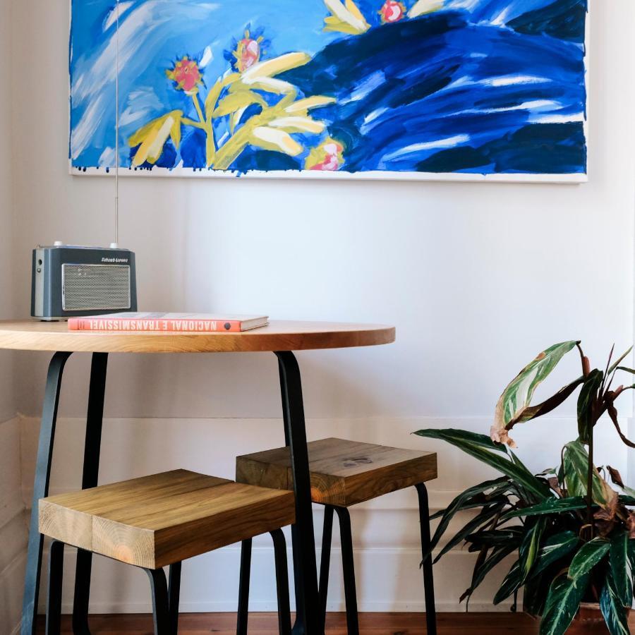 Dona Emilia Guest House & Studio Apartment Building Guest house