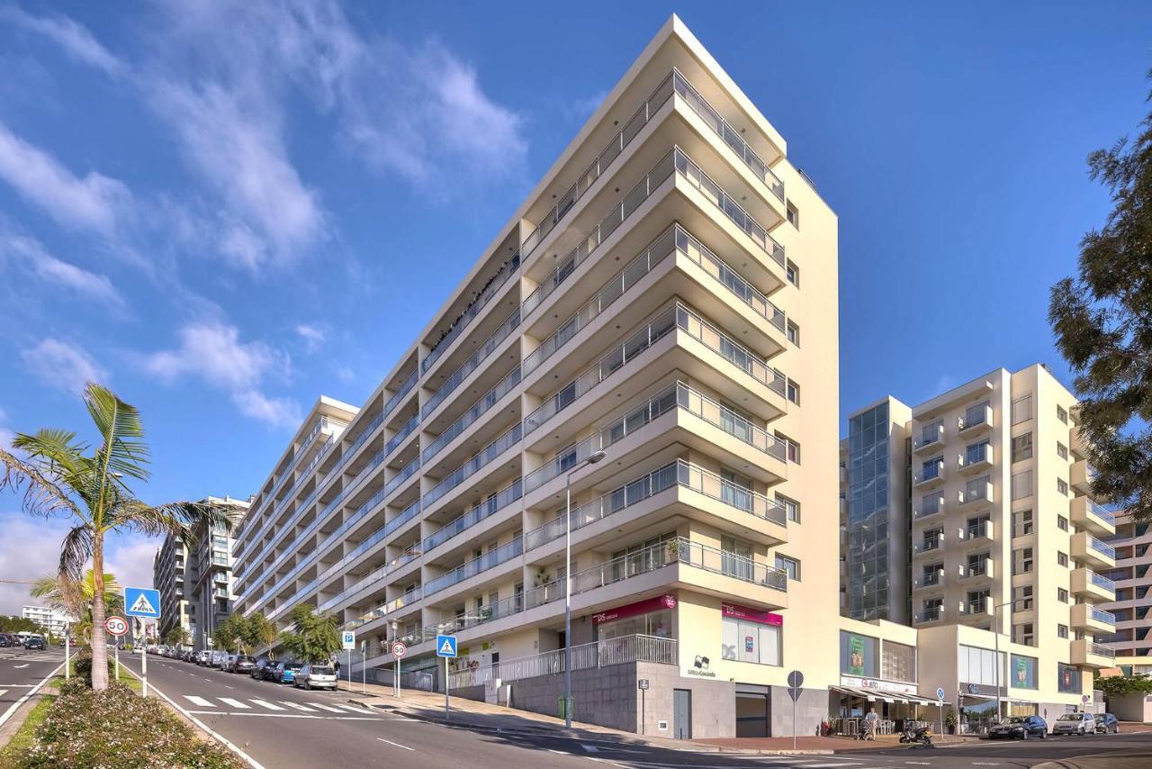 Blue Sky With Pool By Hr Madeira Apartamento
