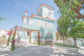 Blue Boutique & Suites Hostel Estoril