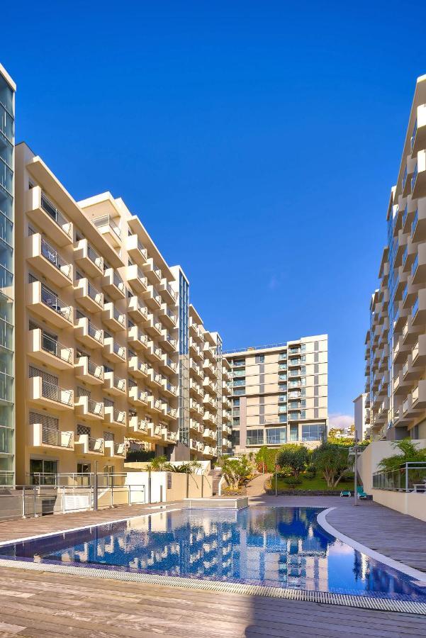 Blue Sky With Pool By Hr Madeira Apartamento *