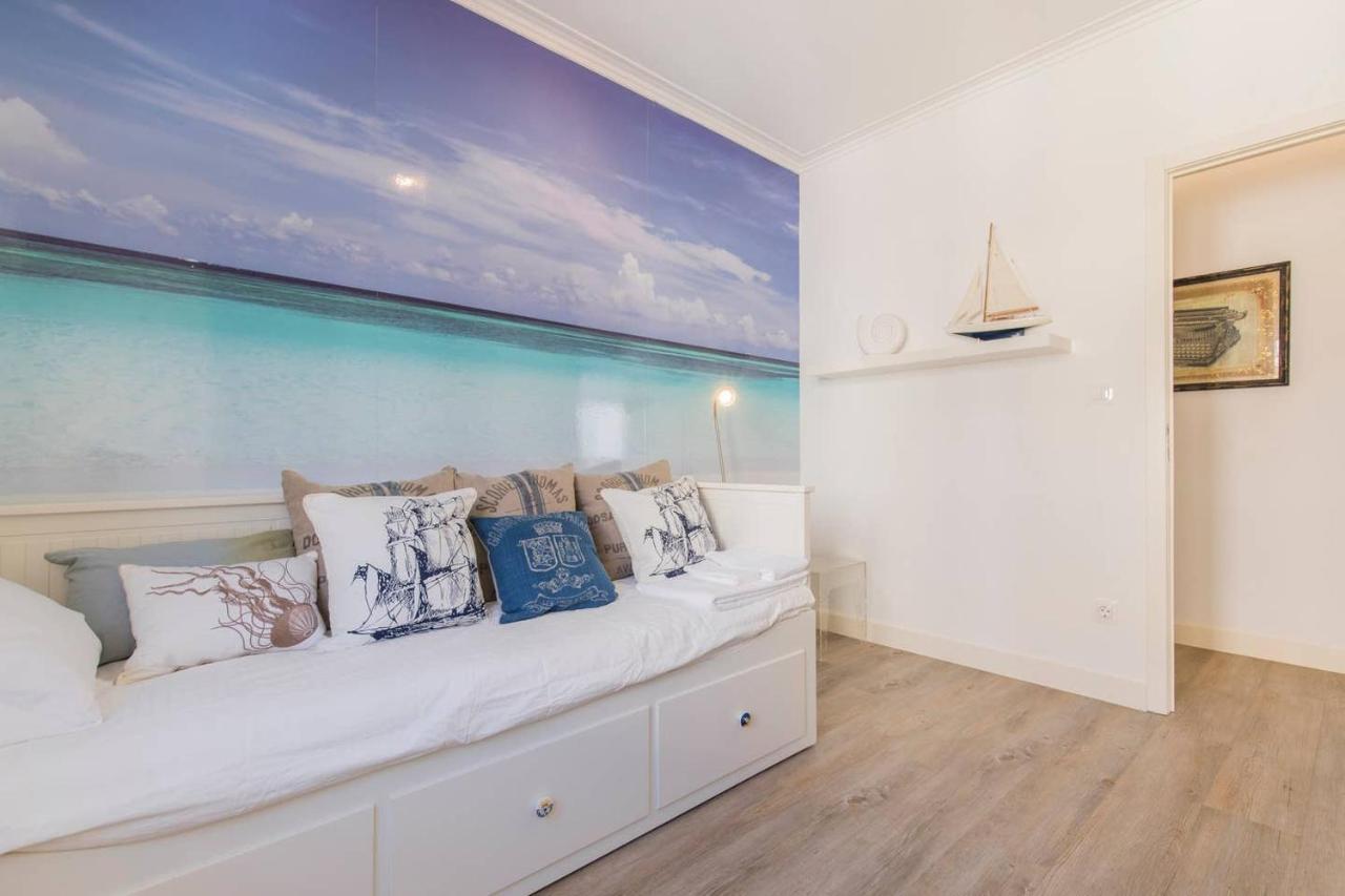 Cozy Seaview Apartment