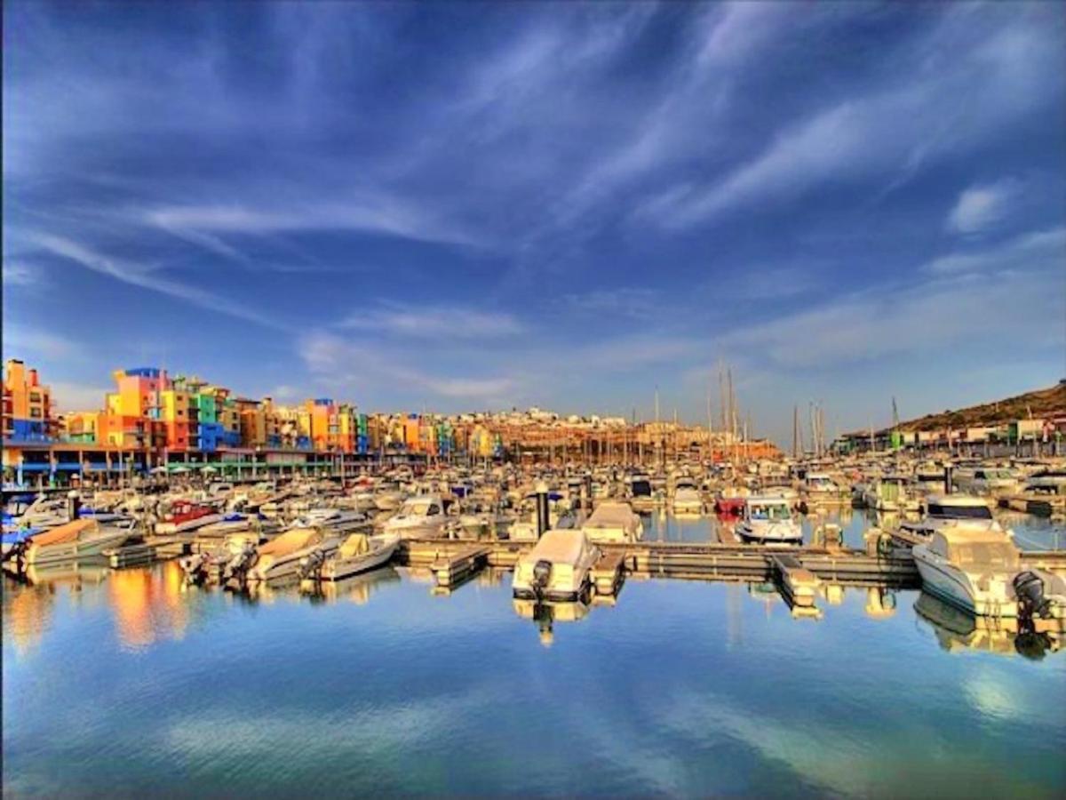 Luxury 1 Bedroom Apartment, Marina De