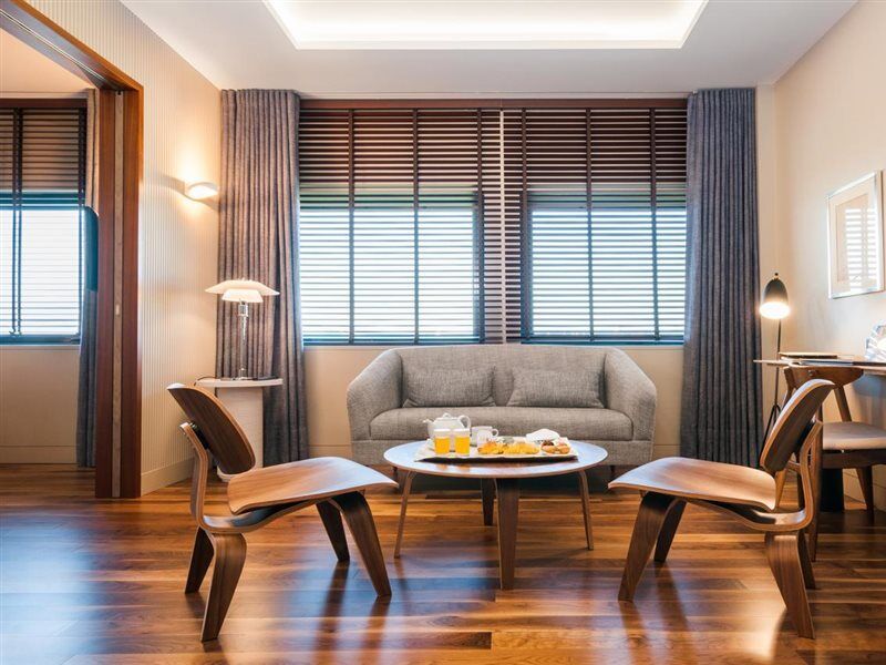 De Business & 4* Guimaraes