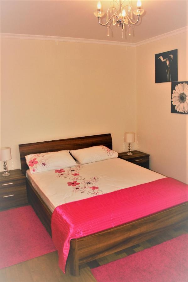 Holiday home The Rose House