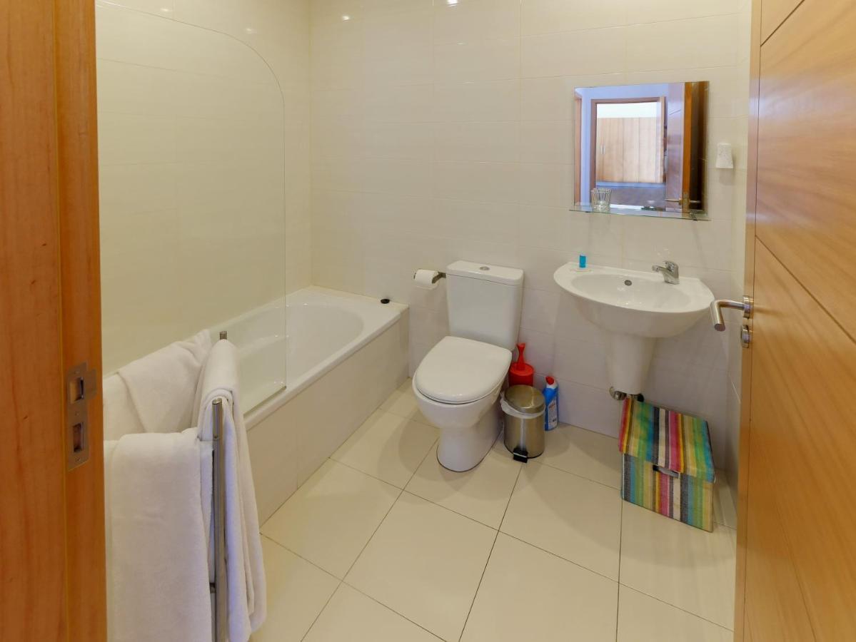 Faial Marina Aparthotel *