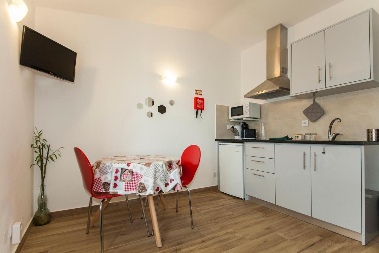A38 - Rising Sun Top-floor Flat *