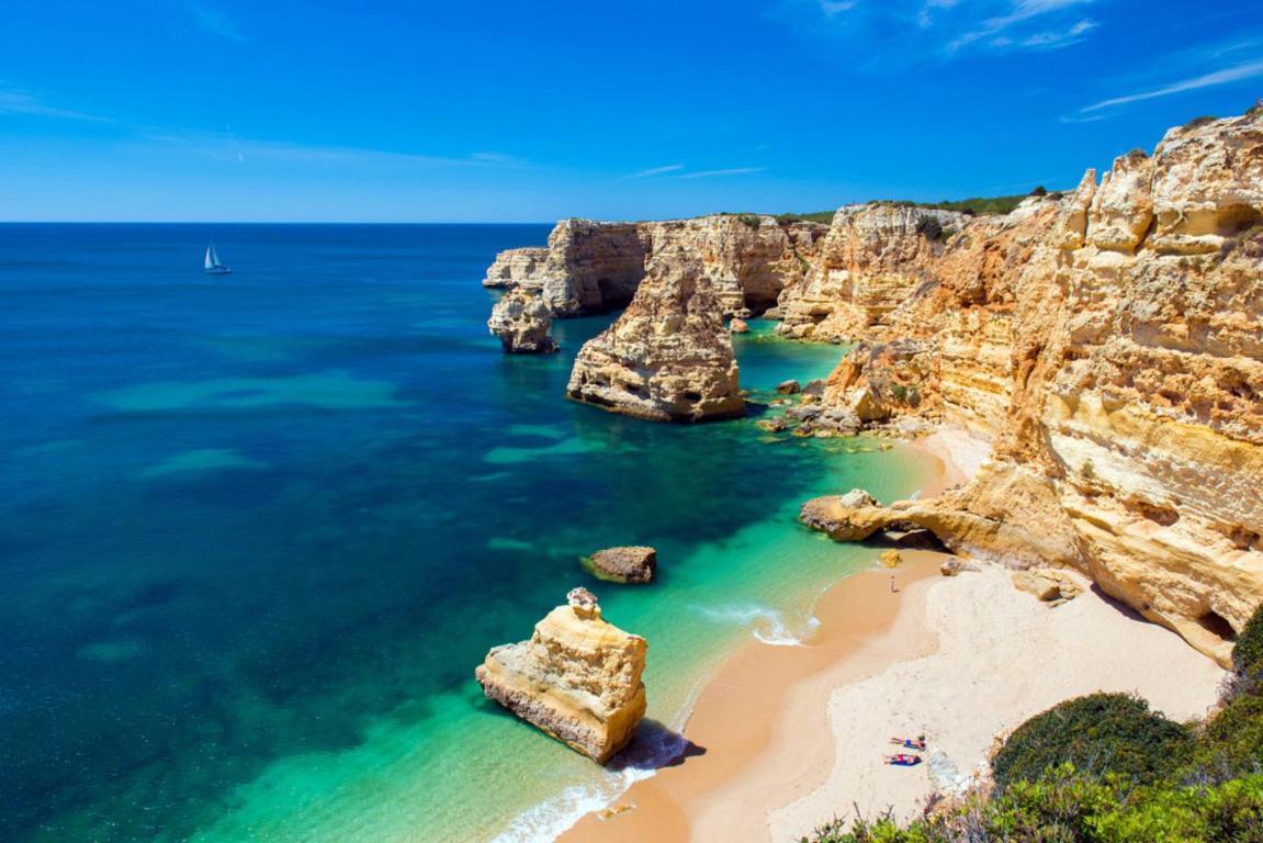 Algarve - Front - Free Wifi - Air Con